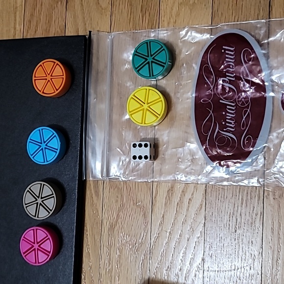 Trivial Pursuit Vintage 1983 Baby Bomber Edition Board Game - Picture 4 of 16